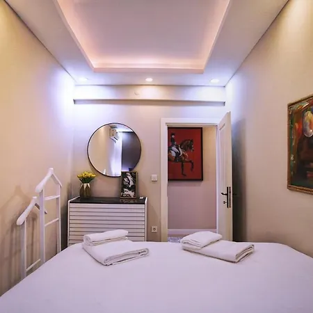 Hidden Gem In Sisli Apartment